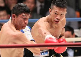 伝説の左フックをみた。