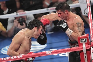 フリオ・セサール・チャベスJrVSセルヒオ・マルチネス