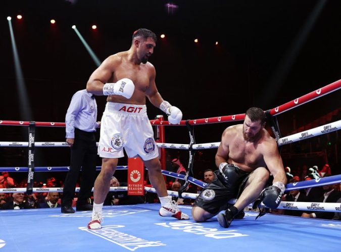 ヘビー級の真実/アジト・カバエルVSアルスランベク・マクムトフ